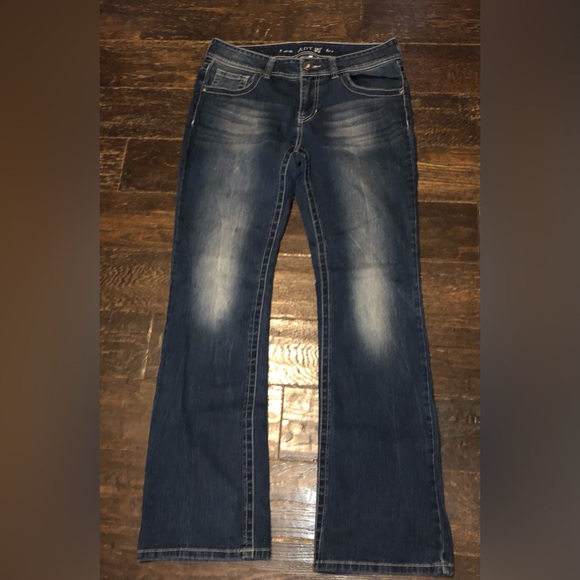 Apt. 9 boot cut Jeans, embellished, size 10 dark wash, sexy flattering fit EUC - Picture 7 of 14